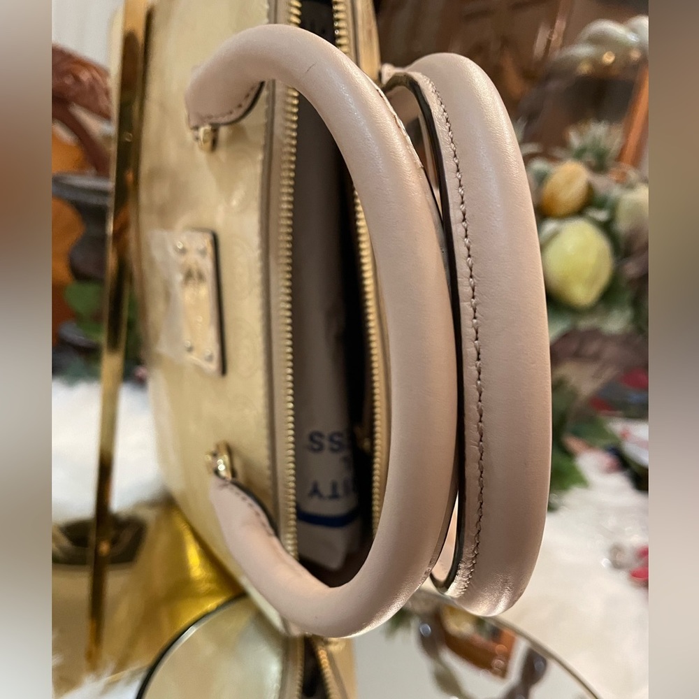 Michael Kors Cindy Pale Gold Large Dome Satchel 2 way Bag/Crossbody - Picture 6 of 9